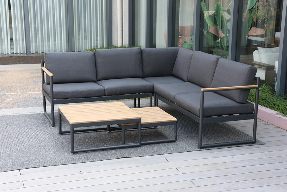 Rust-Proof Outdoor Furniture: Types and How to Choose
